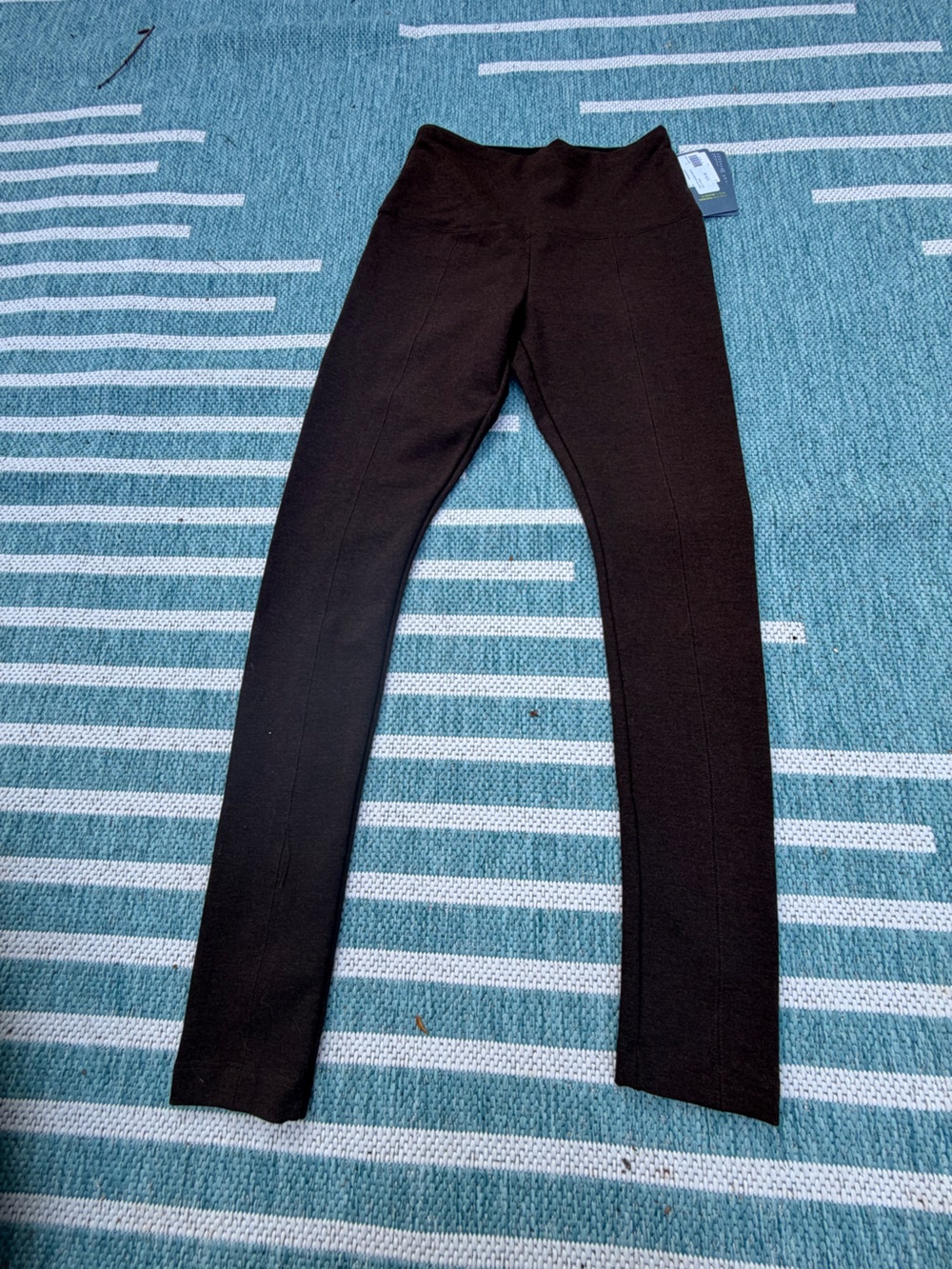 NWT Lysse center seam Ponte Leggings size small